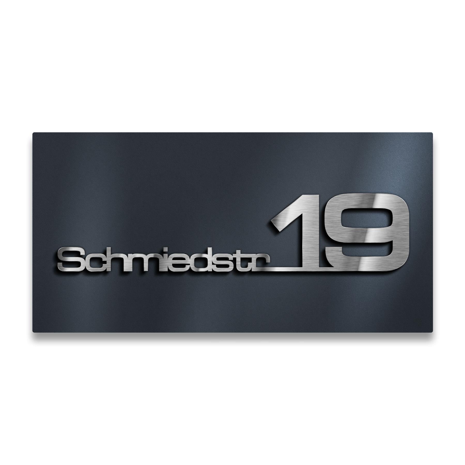 Hausnummernschild mit Schriftzug aus Edelstahl in Anthrazit RAL7016