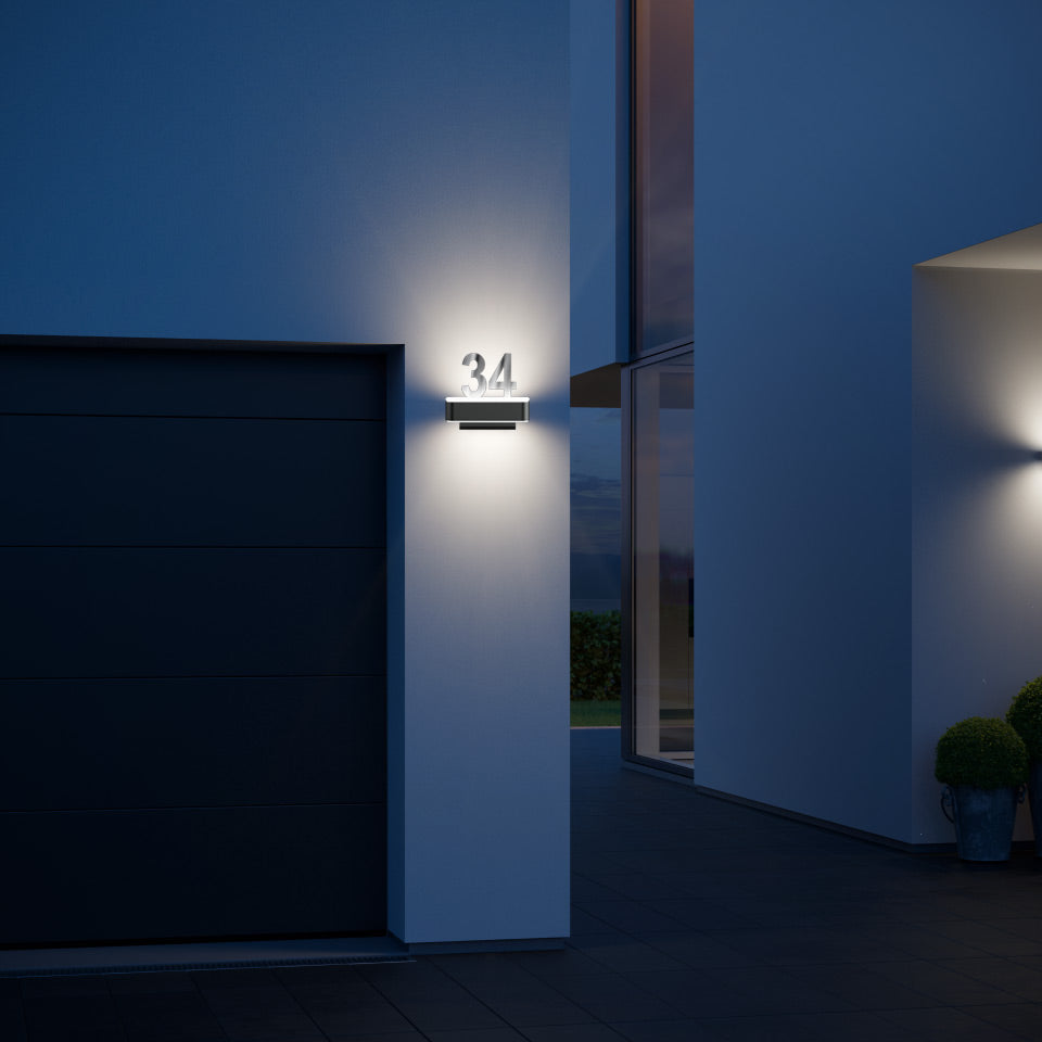 LED-Hausnummernschild von Steinel | L820 | Anthrazit und Edelstahl | Sensor & Bluetooth