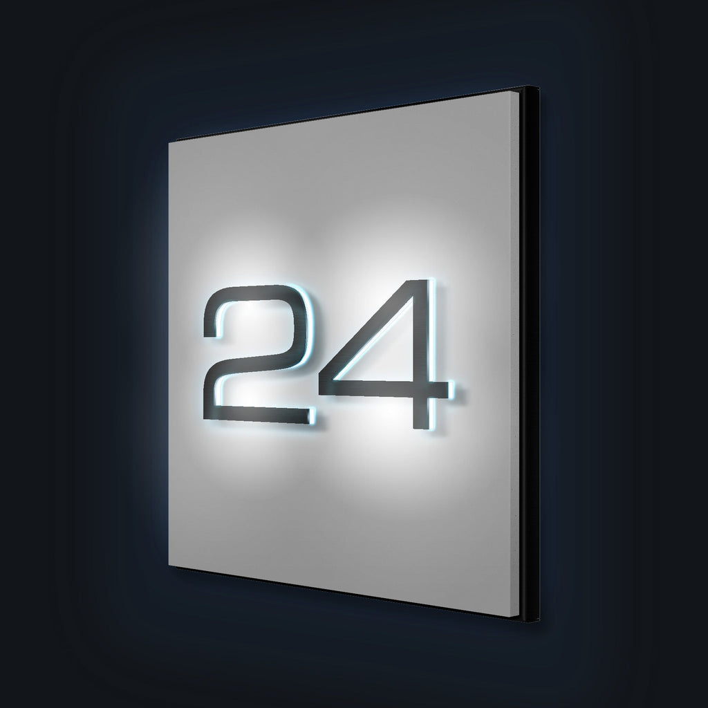 LED-beleuchtetes Hausnummernschild aus Edelstahl in Schneeweiß