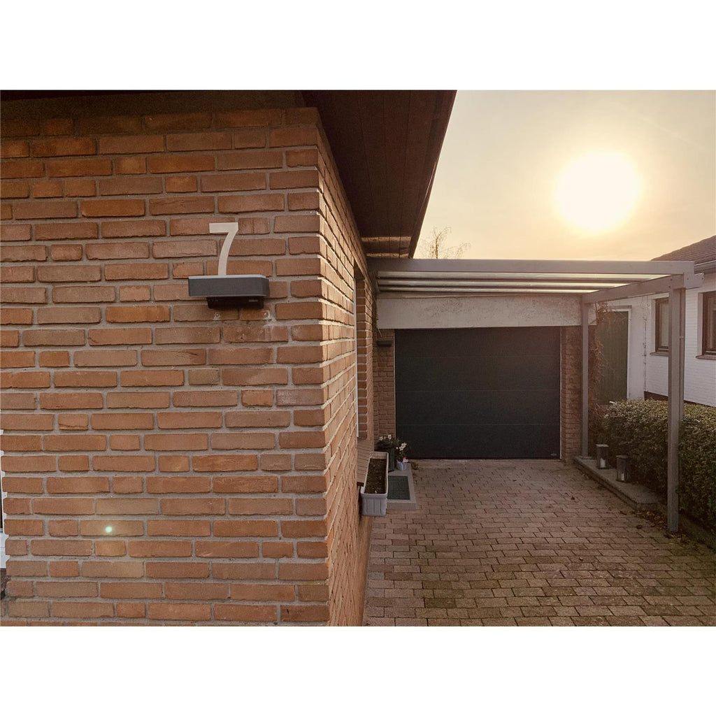 LED-Hausnummernschild von Steinel | L820 | Anthrazit und Edelstahl | Sensor & Bluetooth