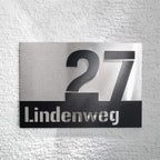 Hausnummernschild aus Edelstahl mit Straßennamen