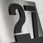 Hausnummernschild aus Edelstahl mit Straßennamen