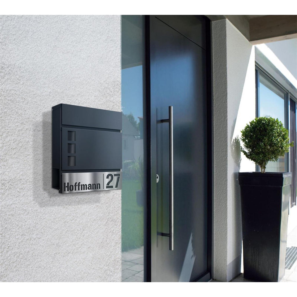 Metzler Briefkasten mit personalisierter Edelstahlblende und Sichtfenstern | Svena
