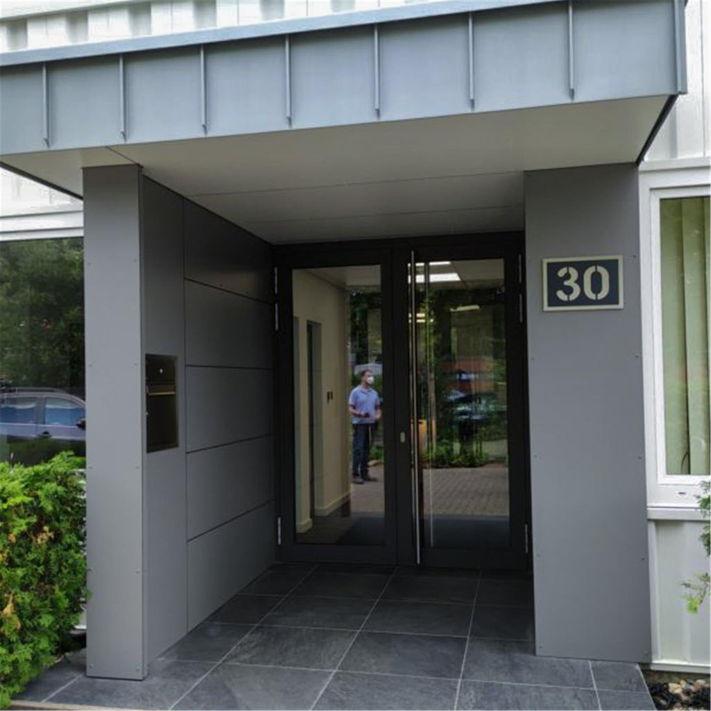 Metzler Hausnummernschild aus Edelstahl in Anthrazitgrau RAL7016