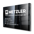 Firmenschild in Schwarz mit LED-Beleuchtung