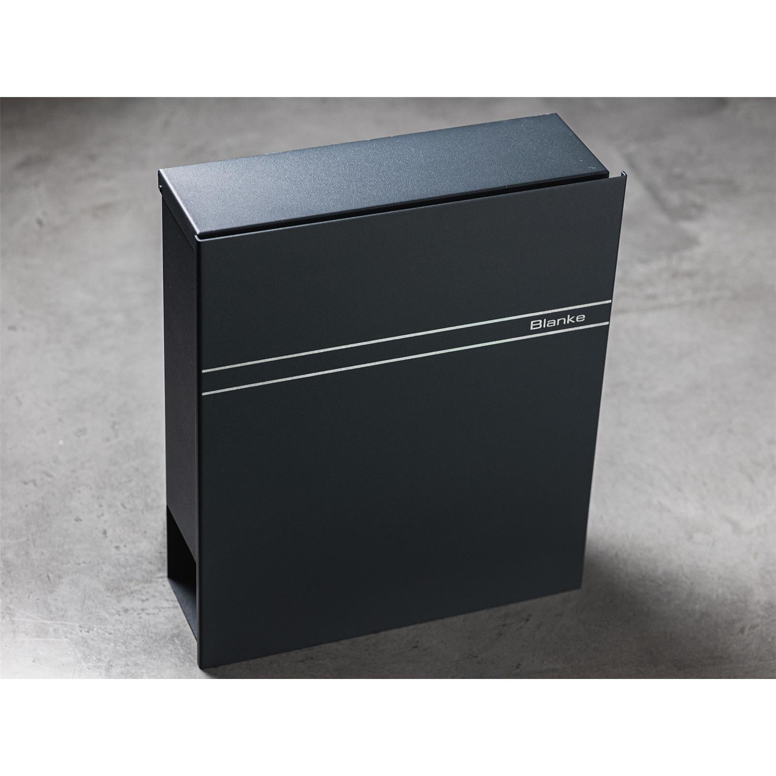 Metzler Briefkasten Anthrazit RAL 7016 Gravur | Lepo 2