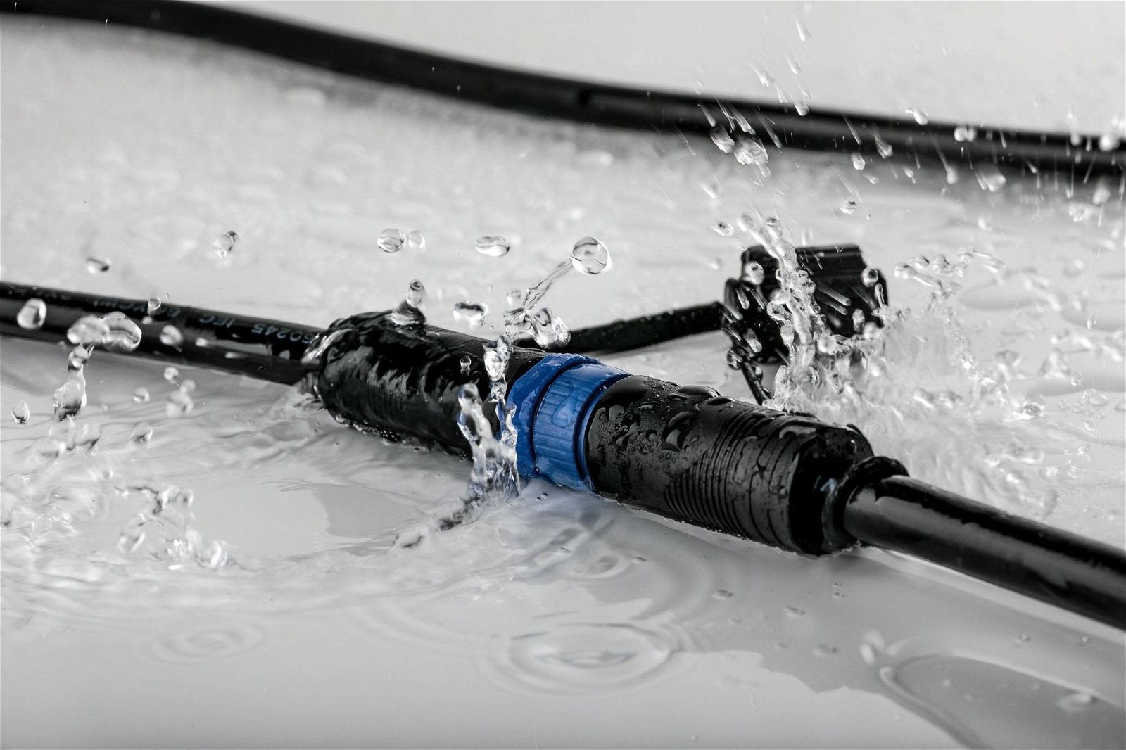 Plug & Shine | Verteiler | Plug & Shine Verteiler 3 Ausgänge IP68 Schwarz