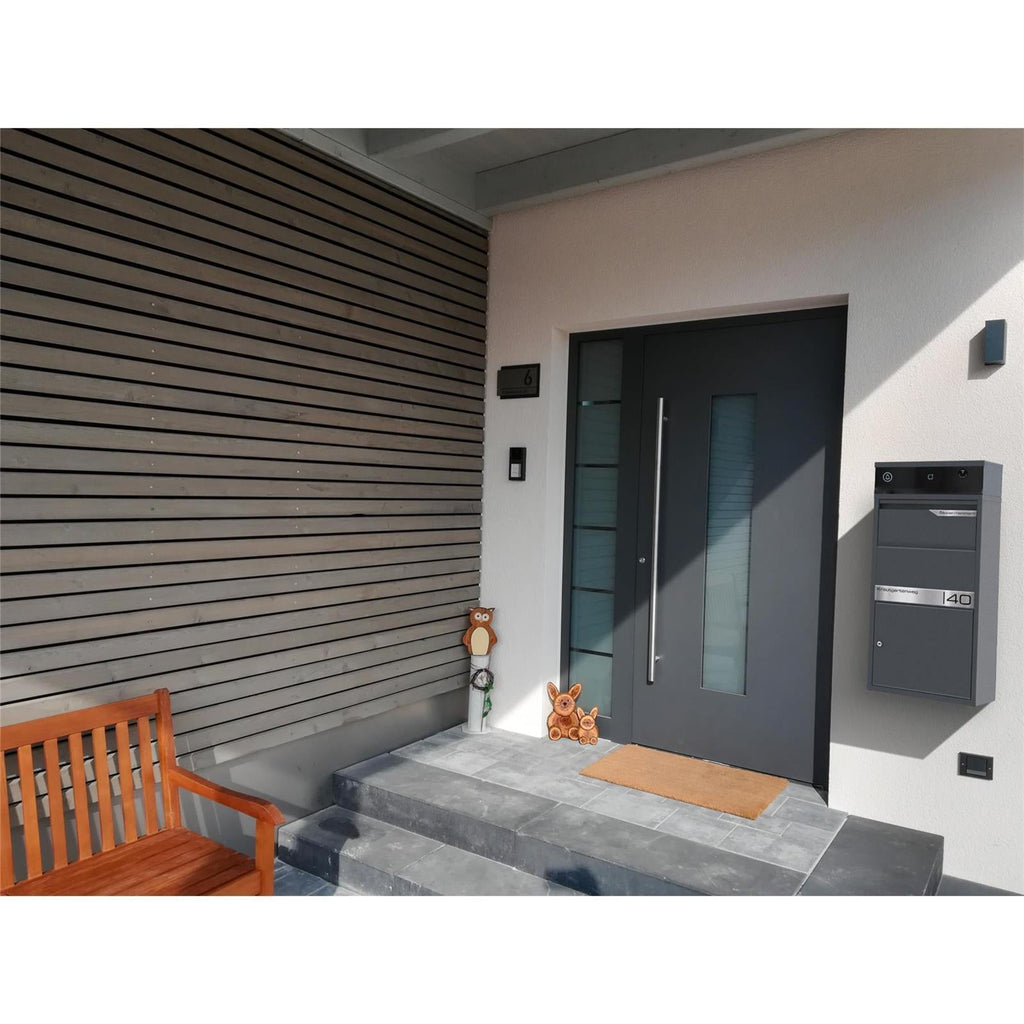 Metzler Video-Türsprechanlage mit Paketbox | Anthrazit RAL 7016 | personalisiert mit Gravur | Edelstahl-Namensschild | RFID Türöffner wählbar