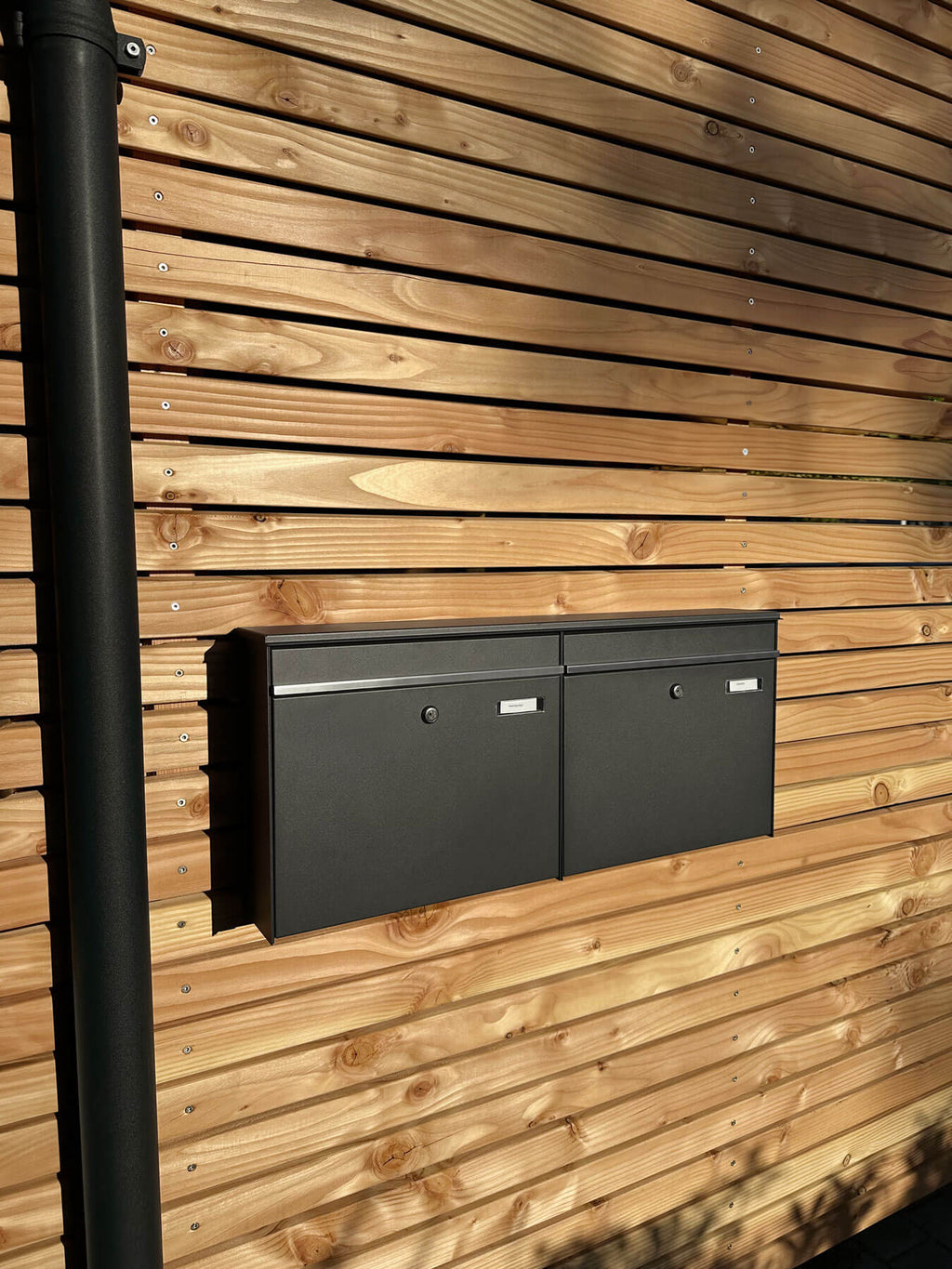 Metzler Zweifach Briefkasten | mit austauschbaren Namensschildern | RAL7016 Anthrazitgrau | BK212 horizontal
