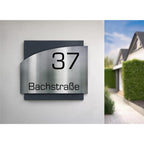 Metzler Edelstahl Hausnummernschild mit Straße | Anthrazit RAL 7016 | Falko 2