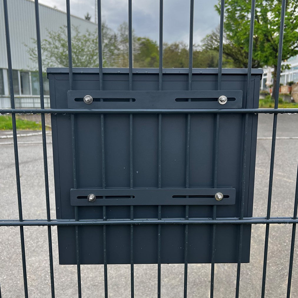 Zaunbefestigung für Briefkästen in Anthrazit