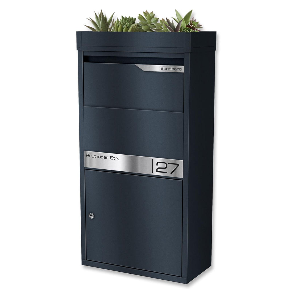 Metzler Paketbox mit Pflanzdach | Anthrazit RAL 7016 | personalisiert mit Gravur | Edelstahl-Namensschild | rostfrei & massiv | Avalon 2