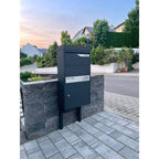 Metzler Paketbox mit Pflanzdach | Anthrazit RAL 7016 | personalisiert mit Gravur | Edelstahl-Namensschild | rostfrei & massiv | Avalon 2