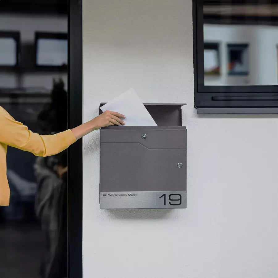 Metzler Briefkasten mit Funkklingel | personalisiert mit Gravur | Edelstahl-Namensschild | mit Zeitungsfach | Siebert