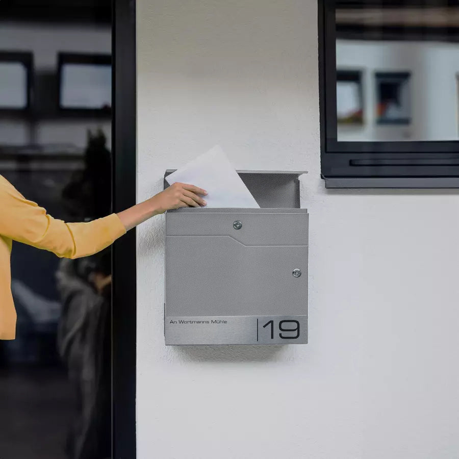 Metzler Briefkasten mit Funkklingel | personalisiert mit Gravur | Edelstahl-Namensschild | mit Zeitungsfach | Siebert