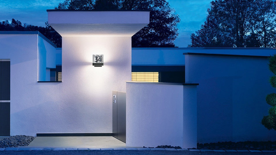 LED-Hausnummernschild von Steinel | L820 | Anthrazit und Edelstahl | Sensor & Bluetooth