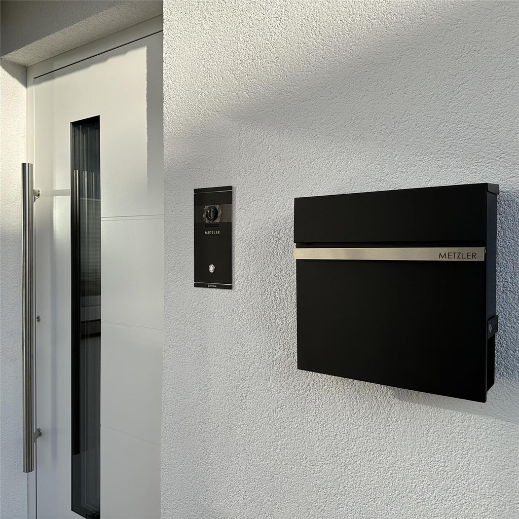 Metzler Briefkasten pulverbeschichtet | Lasergravur | Stelio