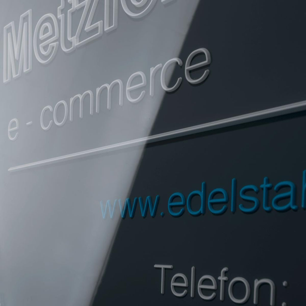 Firmenschild 3D beschriftet