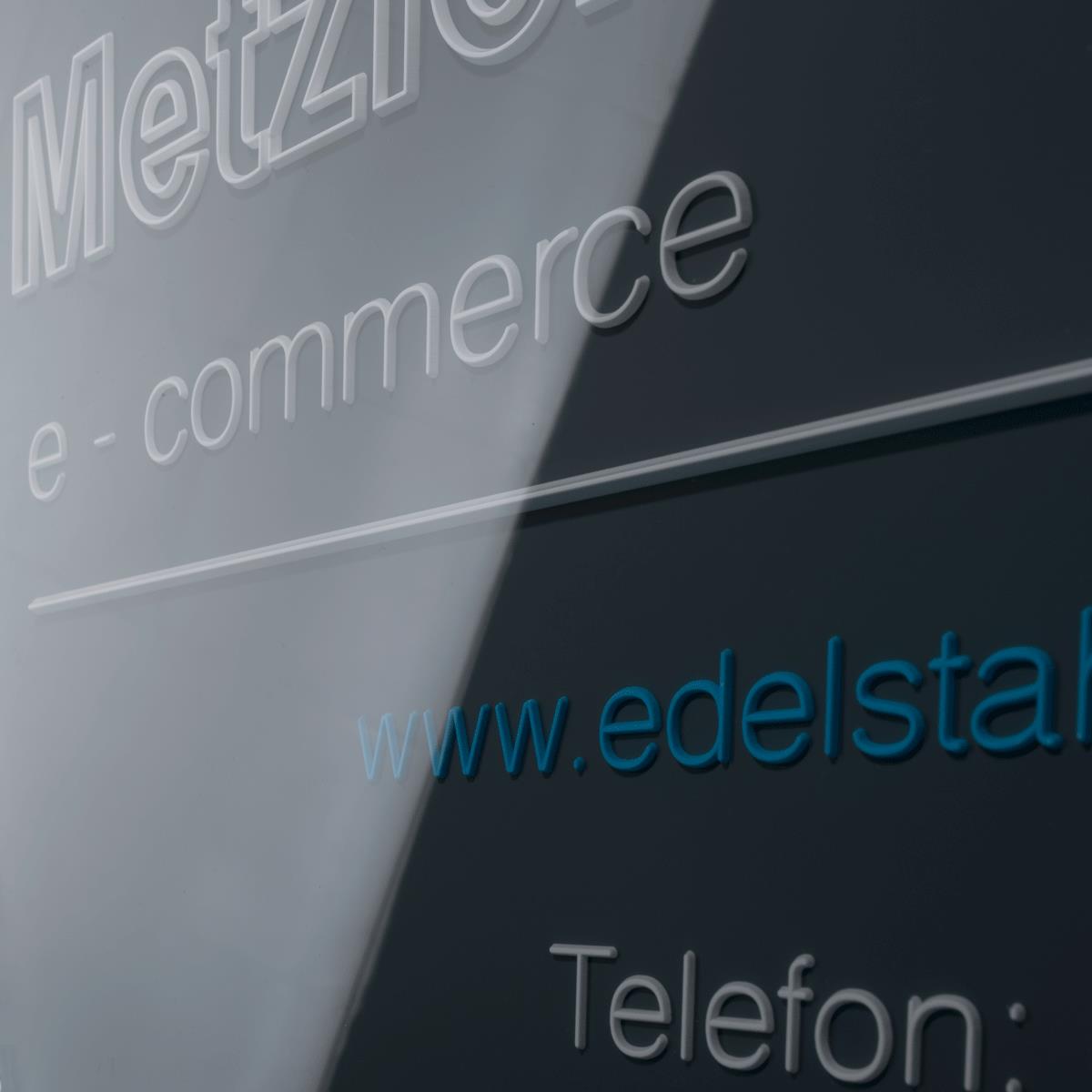 Firmenschild 3D beschriftet