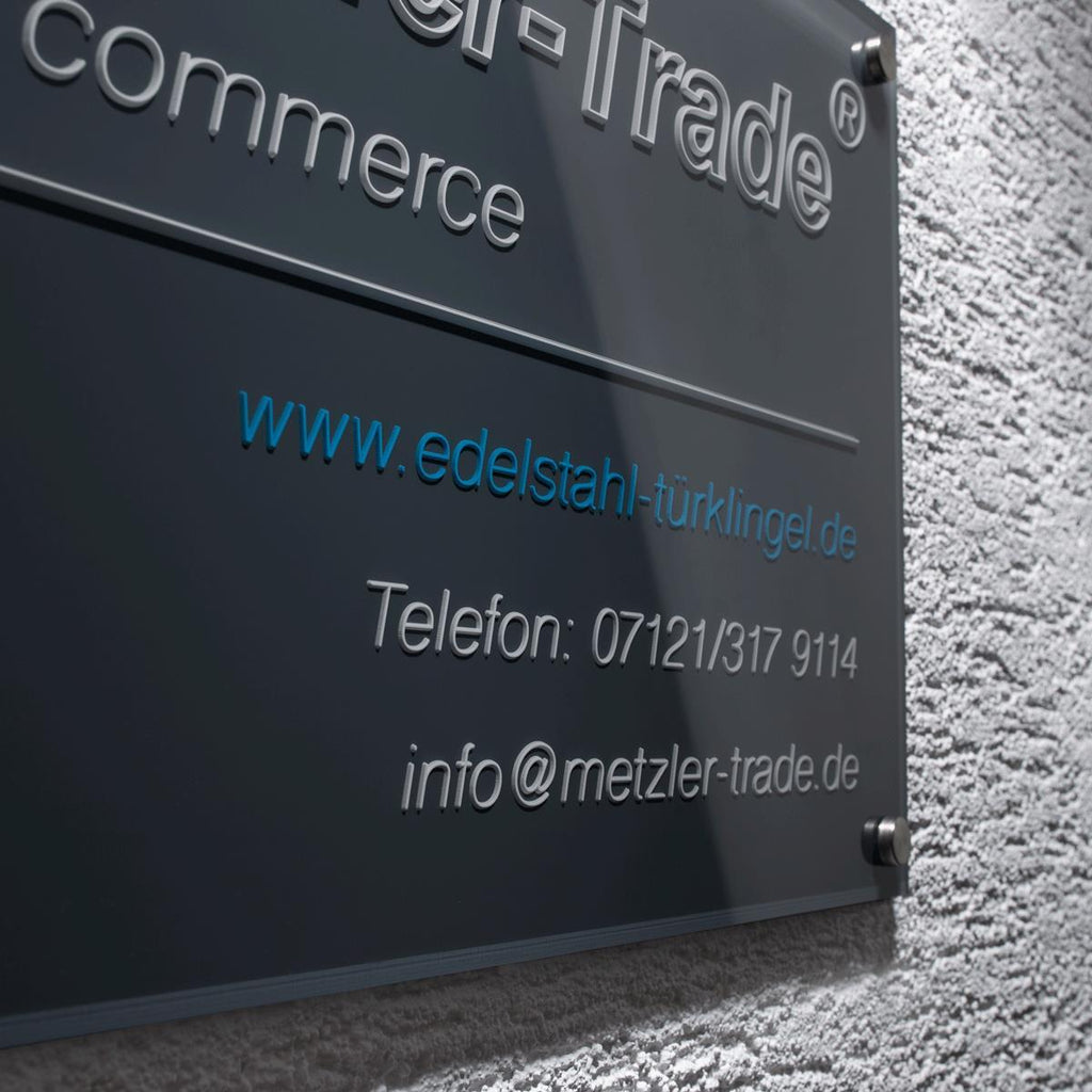 Firmenschild 3D beschriftet