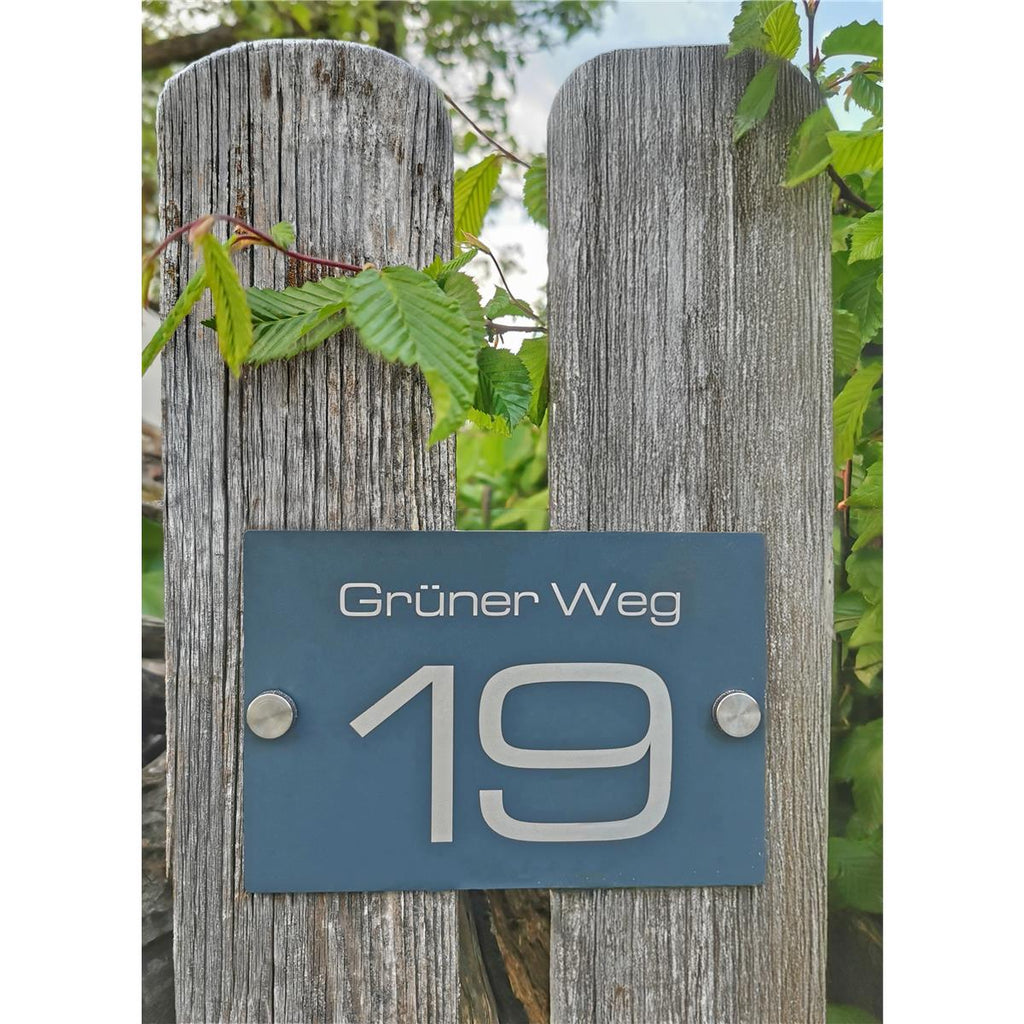 Hausnummernschild für Straße & Ziffer in Anthrazit RAL7016