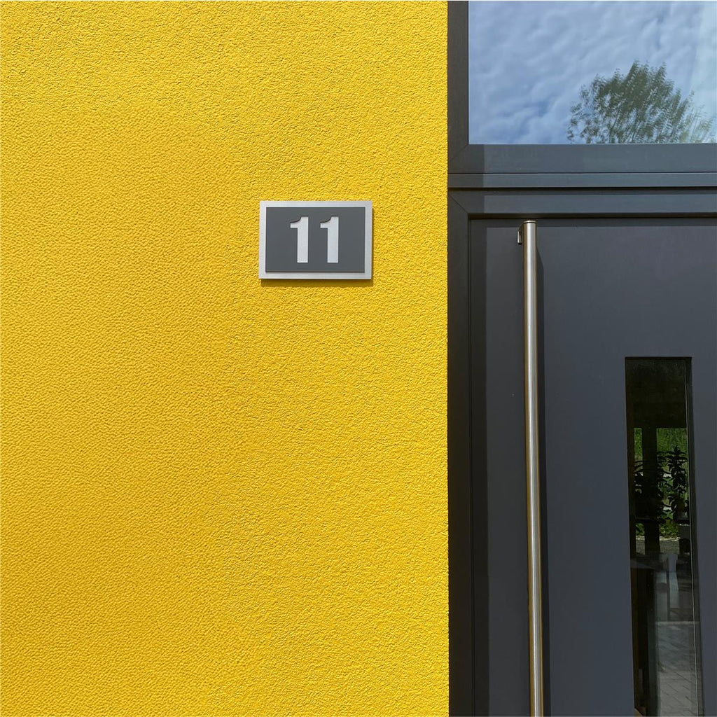 Metzler Hausnummernschild aus Edelstahl Anthrazitgrau RAL 7016