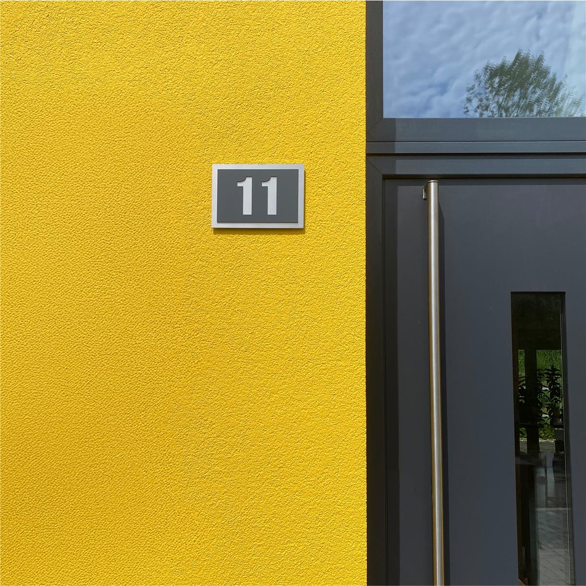 Metzler Hausnummernschild aus Edelstahl Anthrazitgrau RAL 7016