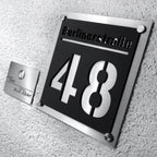 Moderne Hausnummer Caesar aus Edelstahl