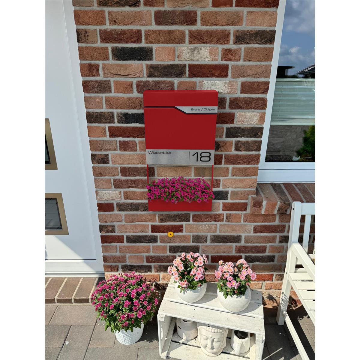 Metzler Briefkasten mit Blumenkasten | personalisiert mit Gravur | Edelstahl-Namensschild | Siebert Frame J