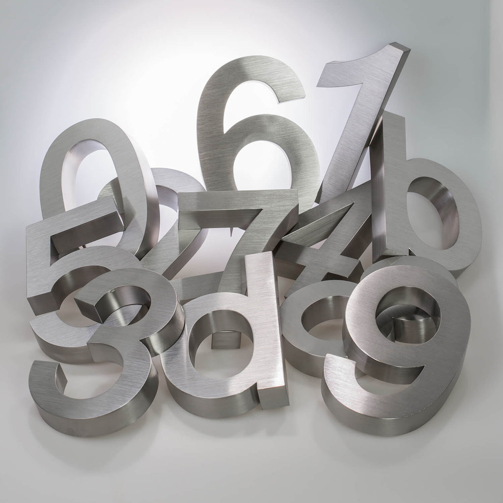 Metzler 3D-Hausnummer | Edelstahl grob geschliffen | Höhe 20 cm