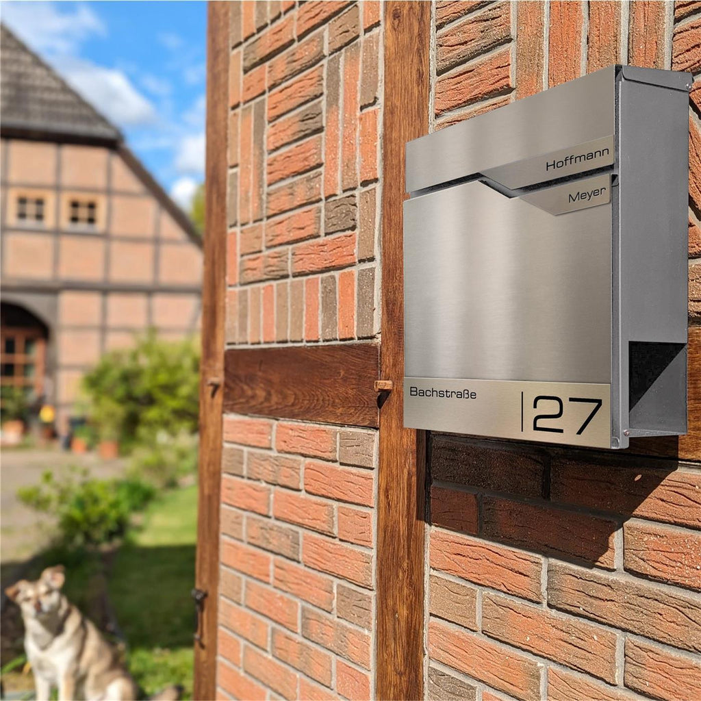Metzler Briefkasten mit zwei Edelstahl-Namensschildern | personalisiert mit Gravur | Albrecht