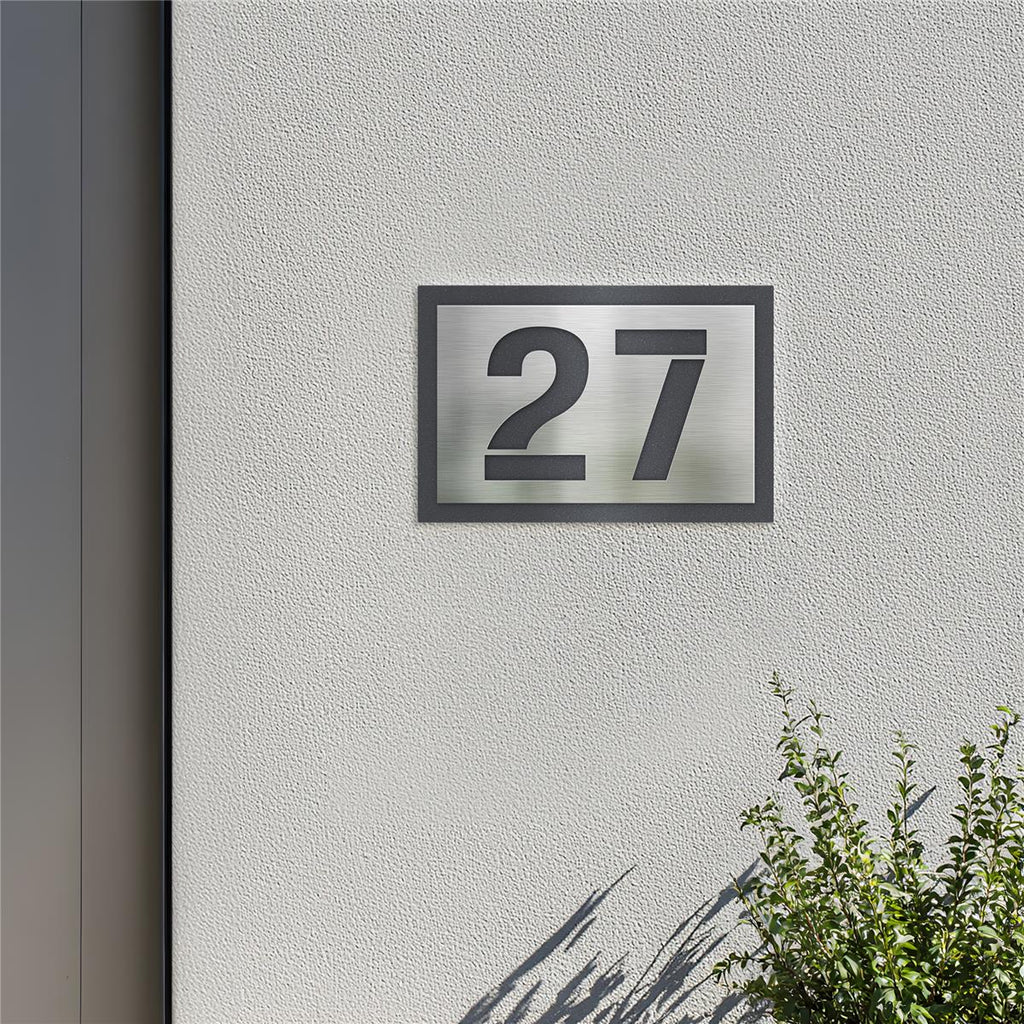 Hausnummernschild aus Edelstahl in DB703 Eisenglimmer