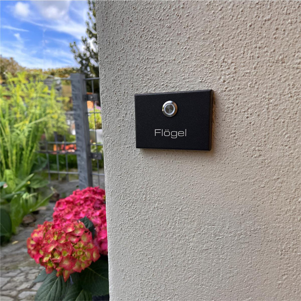 Metzler Aufputz Türklingel | personalisiert mit Gravur | Edelstahl-Taster mit LED | Vitus