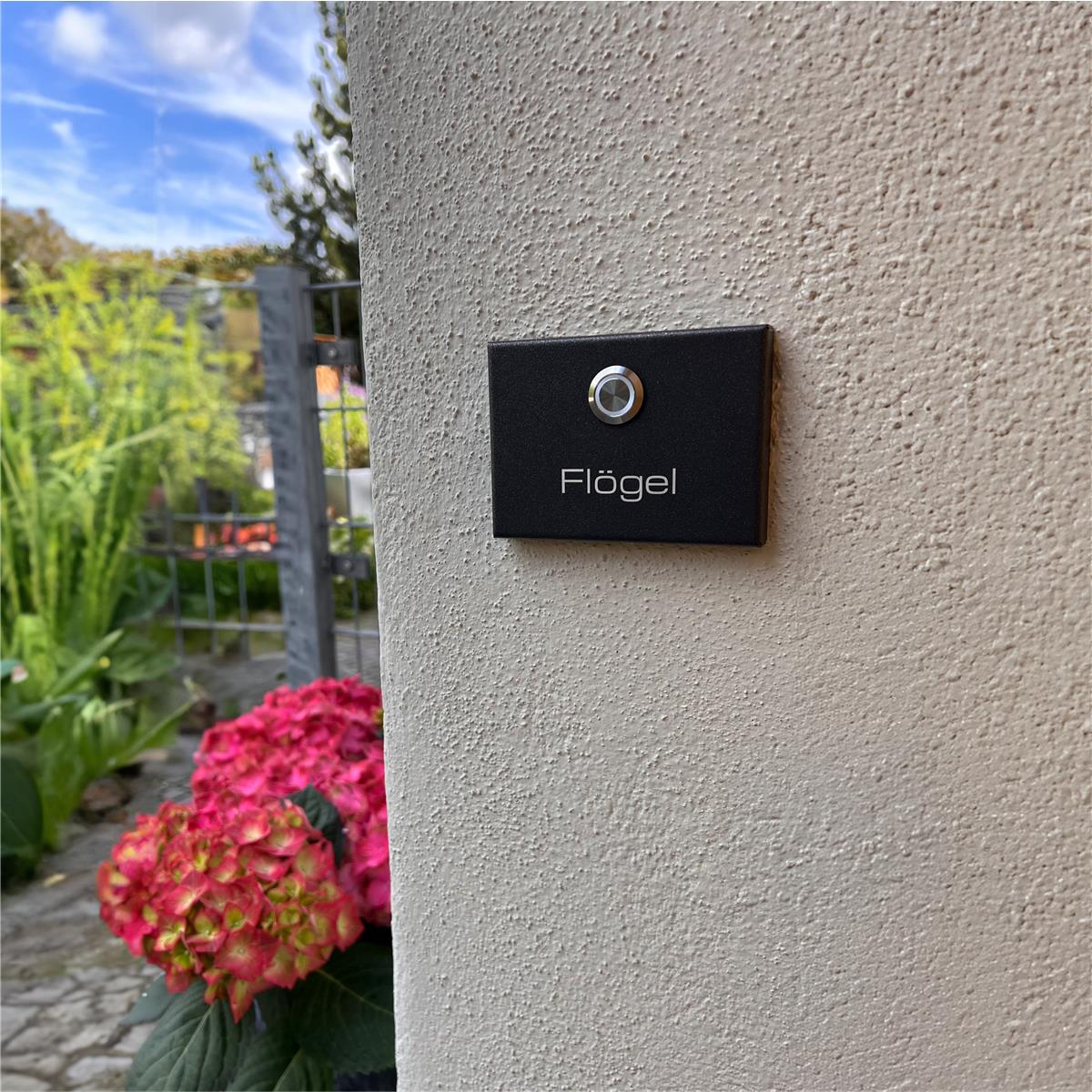 Metzler Aufputz Türklingel | personalisiert mit Gravur | Edelstahl-Taster mit LED | Vitus