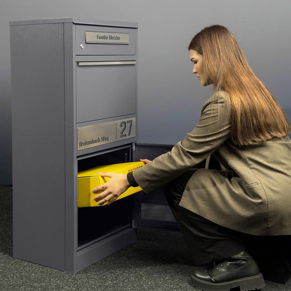 Metzler Paketbox mit Briefkasten | mit Sichtfenster | personalisiert mit Gravur | Edelstahl-Namensschild | Bispo 3
