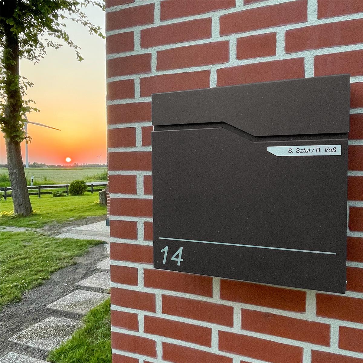 Metzler Briefkasten austauschbares Namensschild | Hoffmann