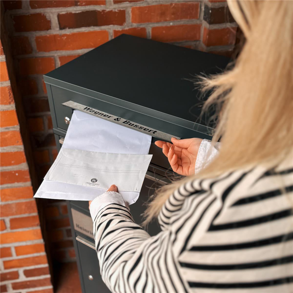 Metzler Paketbox mit Briefkasten | LED | personalisiert mit Gravur | Bispo 2