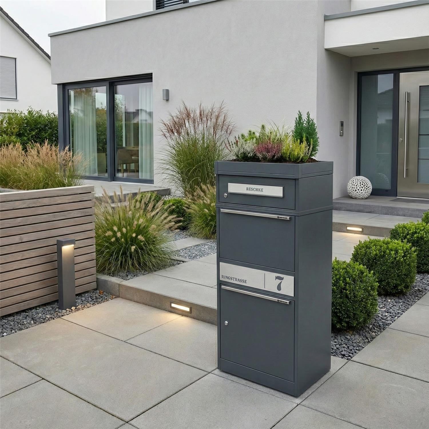 Metzler Paketbox mit Pflanzdach | personalisiert mit Gravur | Edelstahl-Namensschild | mit Briefeinwurf | Bispo 2