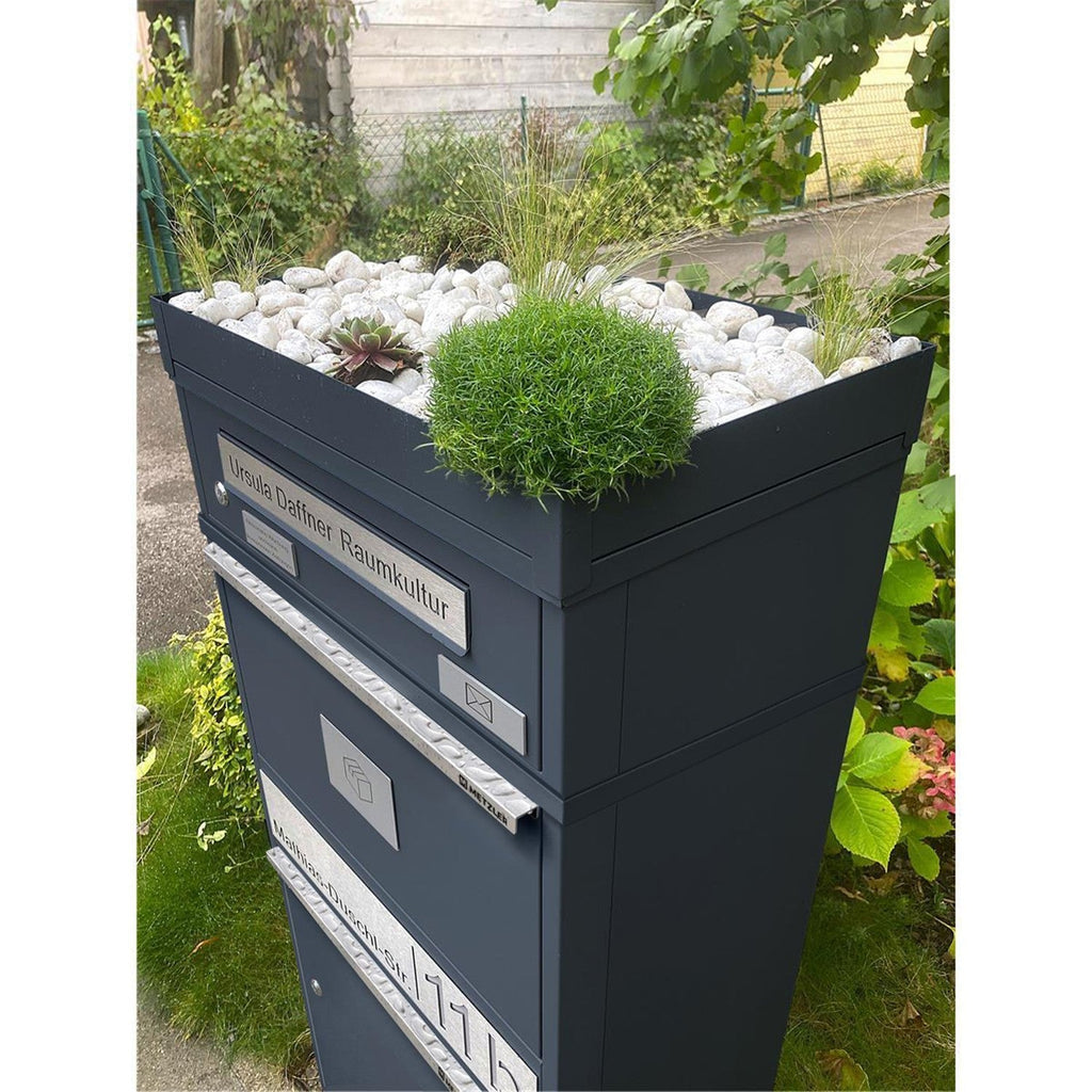 Metzler Paketbox mit Pflanzdach | personalisiert mit Gravur | Edelstahl-Namensschild | mit Briefeinwurf | Bispo 2