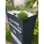 Metzler Paketbox mit Pflanzdach | personalisiert mit Gravur | Edelstahl-Namensschild | mit Briefeinwurf | Bispo 2