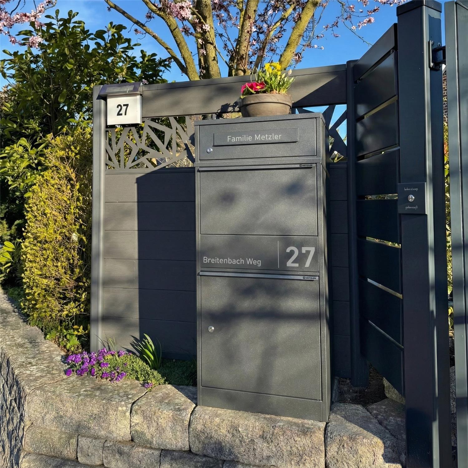 Metzler Paketbox mit Briefkasten | personalisiert mit Gravur | Edelstahl-Namensschild | mit Briefeinwurf | Taren