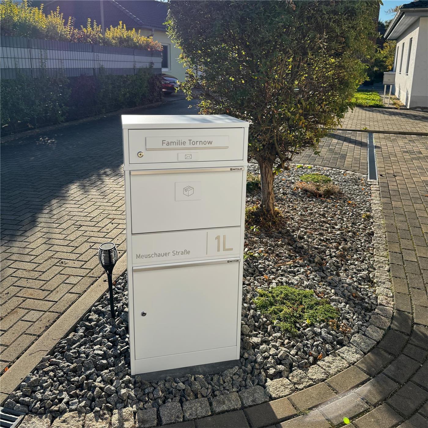 Metzler Paketbox mit Briefkasten | personalisiert mit Gravur | Edelstahl-Namensschild | mit Briefeinwurf | Taren