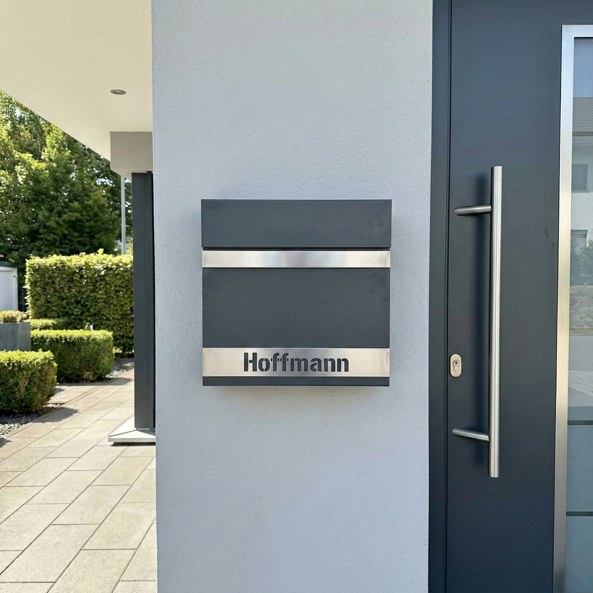 Metzler Briefkasten massiv | mit personalisierbarer Edelstahlblende | Asta