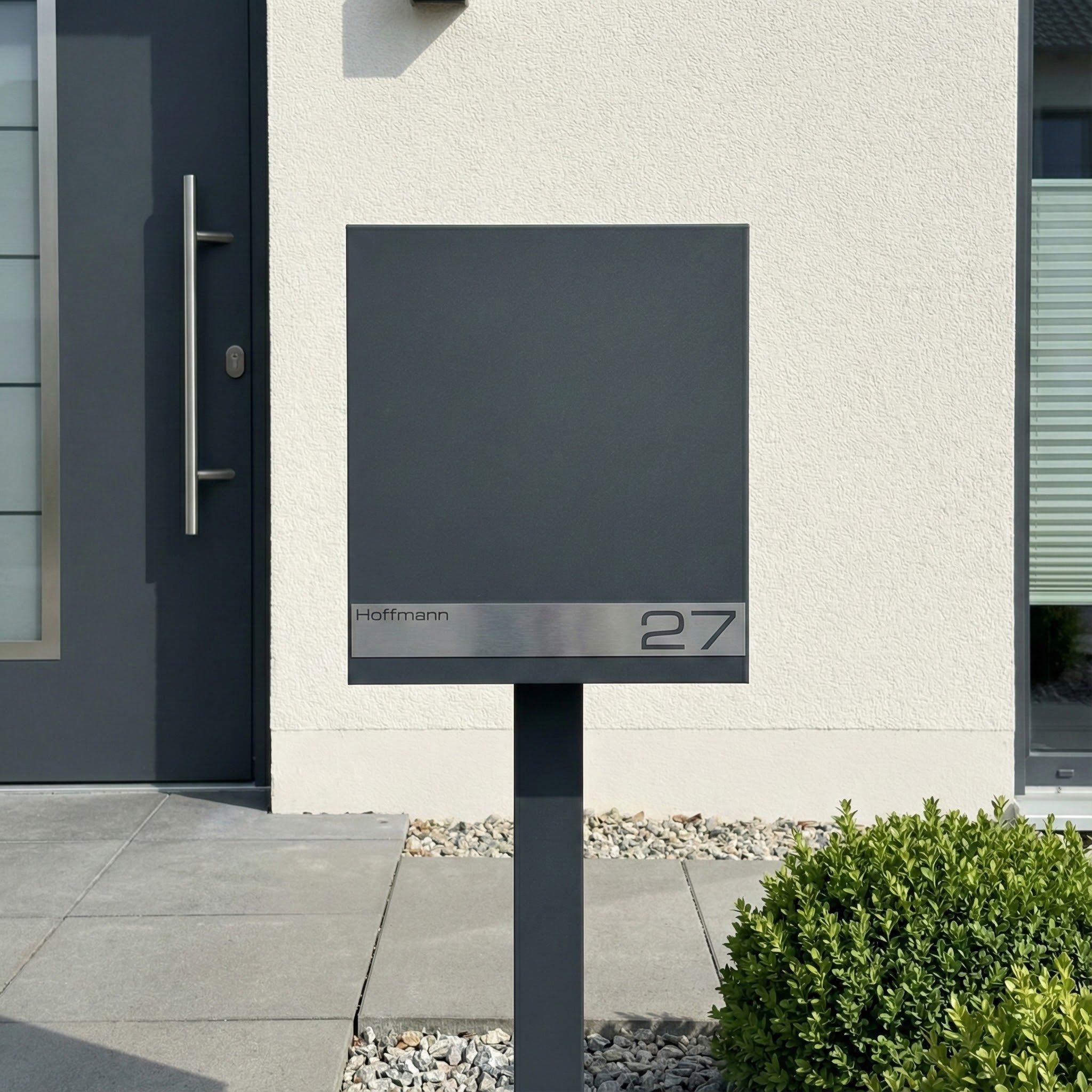 Metzler Briefkasten Standfuß Anthrazit hochwertiger Stahl | Lepo 1