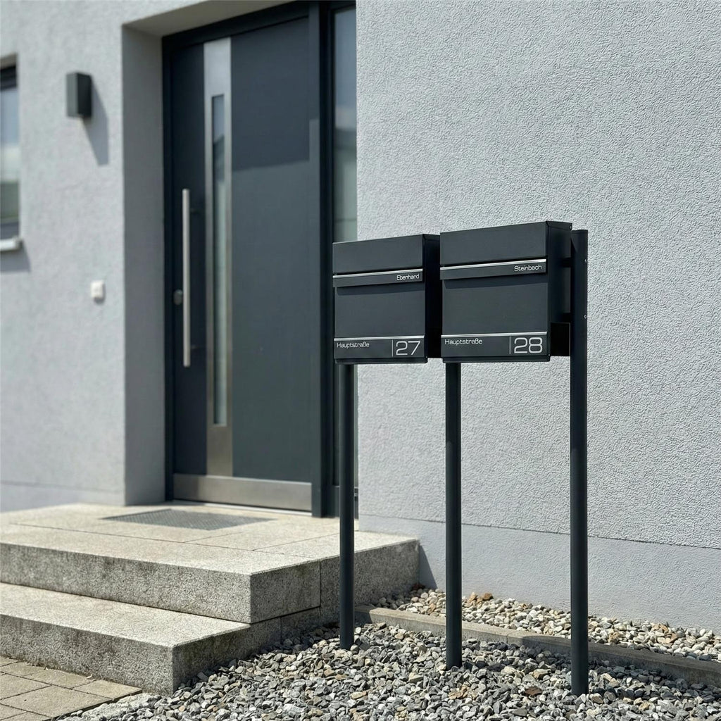 Metzler Standbriefkasten Mehrfamilienhaus Anthrazit Lasergravur | Hermann