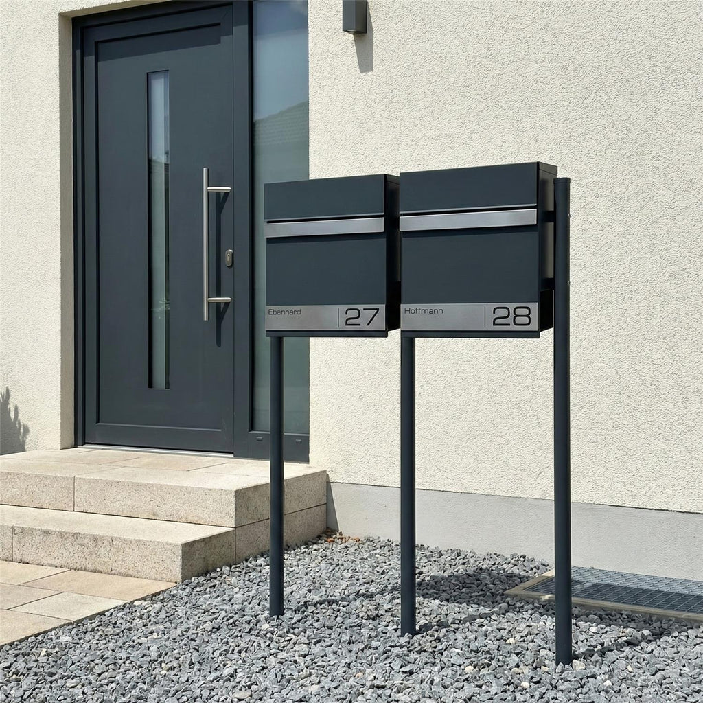 Metzler Standbriefkasten Mehrfamilienhaus Anthrazit Gravurleiste | Stencil