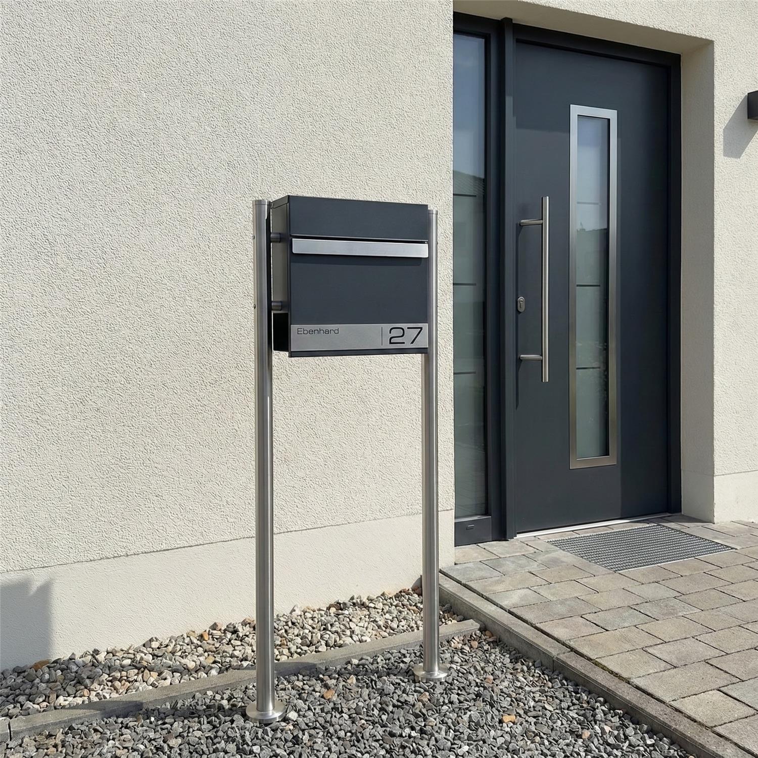 Metzler Standbriefkasten mit Gravur aus Edelstahl | Stencil