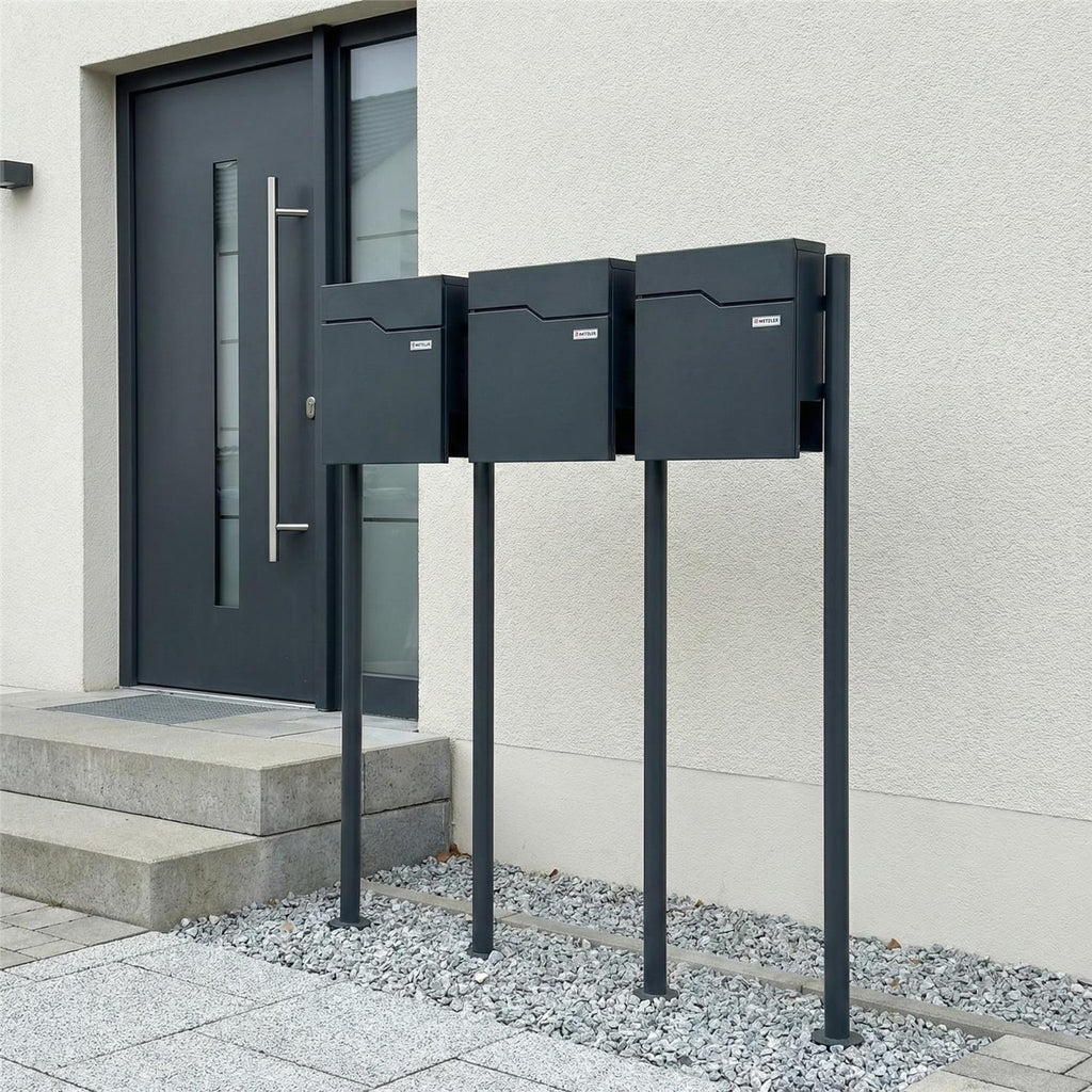 Metzler Standbriefkasten | 3er | Mit austauschbarem Namensschild | Anthrazit