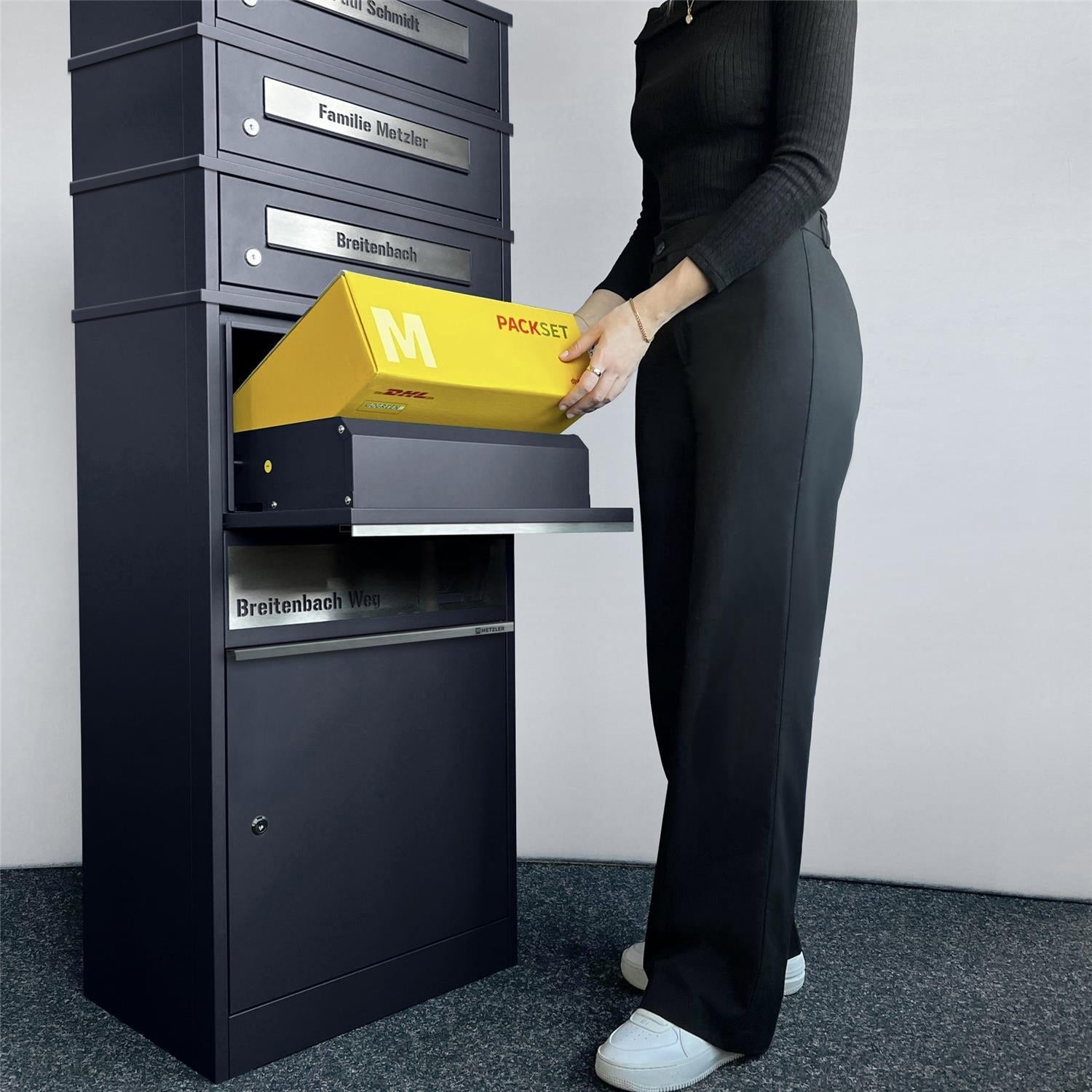 Metzler Paketbox mit 3 Briefkästen | personalisiert mit Gravur | Edelstahl-Namensschild | mit Briefeinwurf | Bispo 2