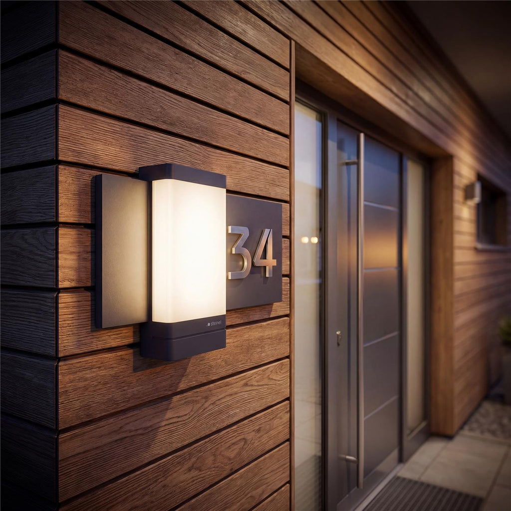 Hausnummernleuchte LED mit Sensor | 180° Bewegungsmelder | Bluetooth | 3000K | Personalisierbar | Edelstahl-Hausnummer